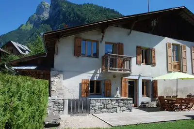 Image de Charmant chalet rénové, dans le centre de Samoëns, 9 couchages (Grand Massif)