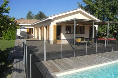 Image de Aigues Vives: Maison contemporaine avec piscine et grand jardin