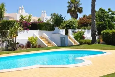 Image de Fantastique villa Meia Praia avec terrasses, piscine et jardin de 500 m de la mer