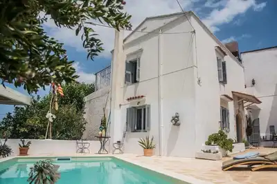 Image de Maison de village en pierre traditionnelle avec piscine, près de La Canée et des plages