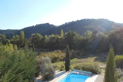 Image de Charmante petite bastide provençale récente au calme avec piscine privée
