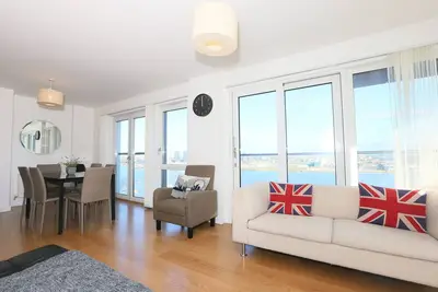 Image de Appartement moderne avec trois chambres à coucher R0168