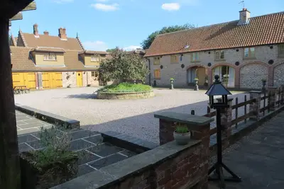 Image de The Granary Cottage, 10 acres situés dans les jardins de l'abbaye de Newstead.