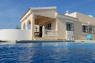 Image de Maison Individuelle Avec Piscine Privee - Chambres Climatisees.