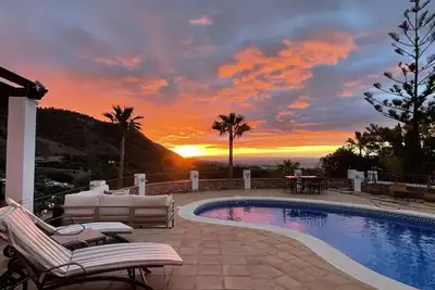 Image de Frigilana- Superbe Villa 4 chambres avec piscine privée et vues spectaculaires