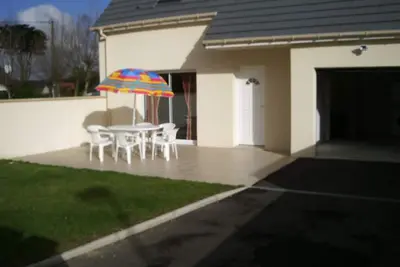 Image de Maison  3* au calme, terrain clos, 3ch, 2sdb, 6 pers à 200m de plage +wifi