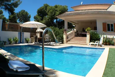 Image de Villa avec piscine / jacuzzi pour 10 personnes