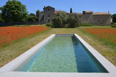 Image de À Uzès, au calme, loft dans moulin du 18è siècle indépendant avec piscine 15mx3m