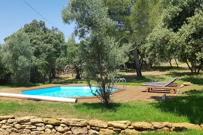 Image de Appartement dans Mas Provençal, piscine exclusive, idéal pour famille