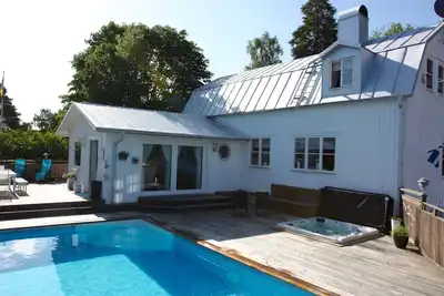 Image de Villa exclusive avec piscine privée et spa - près de la ville de Stockholm