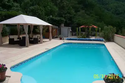 Image de Appartement dans la campagne catalane avec vue sur les montagnes.