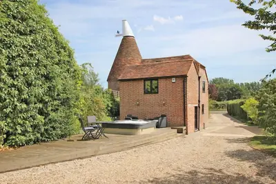 Image de Ramsden Farm Oast House - Magnifiquement converti dans la campagne du Kent.
