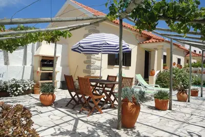 Image de Jardins et BBQs, à 5 minutes à pied de la plage, Praia das Maçãs