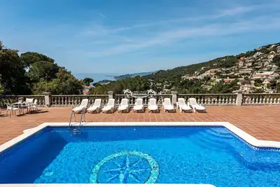 Villa Mimosa Fantastic Luxe, 17+pers. Vue Mer, Airco, Wi-Fi, Chauffage, Barbecue