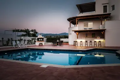 Image de Villa Mavrikiano – Luxury Villa with stunning views over the Bay of El