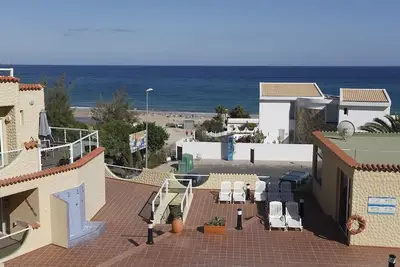 Image de Appartement de vacances en bord de mer, à seulement 50 mètres de la plage, Wifi illimité gratuit
