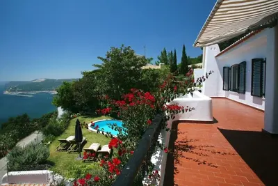 Image de Superbe villa de luxe avec vue imprenable sur la mer dans le parc protégé d'arrabida