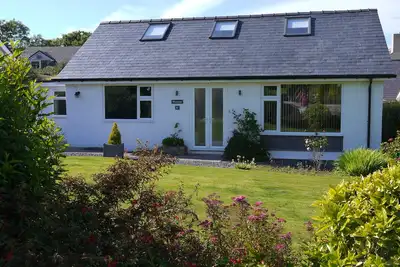 Image de maison de vacances familiale spacieuse et moderne