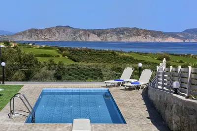 Image de Nereid Villa! Vues sur la mer, piscine chauffée privée et jacuzzi chauffé extérieur!