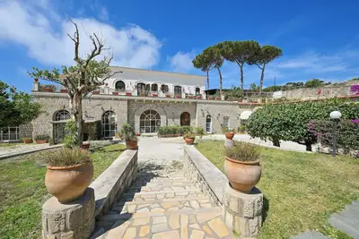 Image de Appartement dans une villa avec piscine, parking et salle de gym jusqu'à 12 lits
