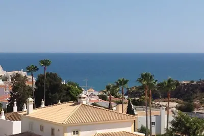 Image de Bel appartement confortable avec vue imprenable sur l'océan, la marina et le coucher du soleil! !