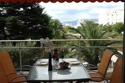 Image de Cannes, grand 3 pièces climatisé, terrasse & parking, 5 mn Croisette