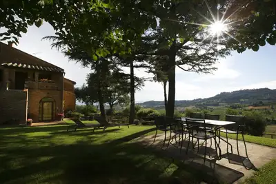 Image de Villa Mazzi, l'hospitalité et de bonnes vacances de goût dans la campagne toscane