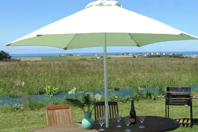 Image de Villa bord de mer, accès plage à pied