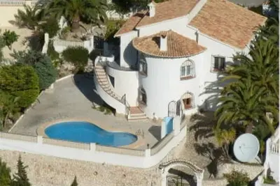 Image de Villa de 3 chambres orientée au sud, soleil toute la journée avec une vue magnifique sur la mer et la montagne