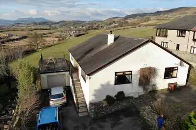 Image de Cottage de luxe avec cuisine et vue superbe sur les collines