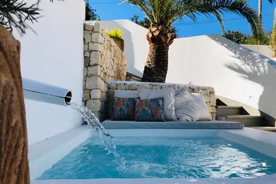 Image de Exquis avec une vue magnifique sur la mer.