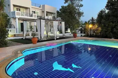 Big private pool ★Close to the beach★ Sea view