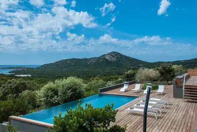 Image de 700m de la plage, Villa luxueuse climatisée avec piscine chauffée et vue mer