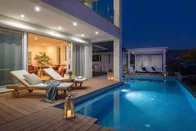Piscine à débordement Villa à Mlini - unique