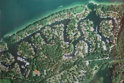 Image de Port Ripaille: maison pieds dans l'eau / le meilleur des montagnes et la mer!