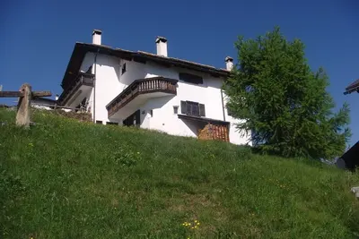 Image de Situation calme, vue sur la montagne libre, 1 four, 1 cheminée, jacuzzi et sauna, 15 min z. Station de ski