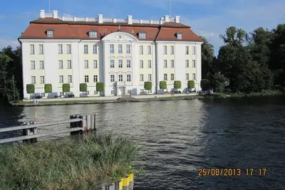 Image de Granny plat dans une maison de famille, entrée séparée, terrasse privée