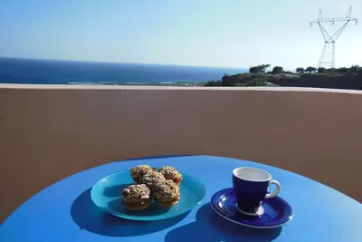 Image de Sea view, close to the beach, well-kept, cozy, newly furnished and renovated