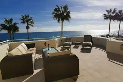 Image de Accès direct à la plage, piscine, vue panoramique, terrasse de 100m2