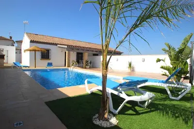 Image de Maison moderne à Roche Viejo, à 2 km de Fuente d. Gallo & amp; Conil away, wifi, climatisation