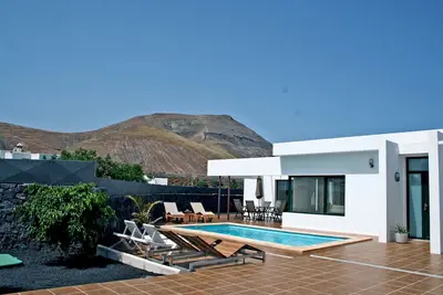 Image de Villa indépendante avec piscine privée, vue sur la mer, internet 1Gb, à Yaiza