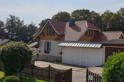 Image de Grande maison de groupe avec neuf chambres et six salles de bains dans le sud du Harz
