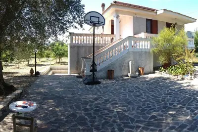 Image de «Maison de vacances absolument géniale avec un grand jardin près de la plage»