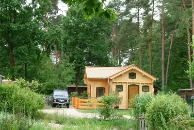 Image de Maison en rondins confortable dans la communauté forestière de Borkheide