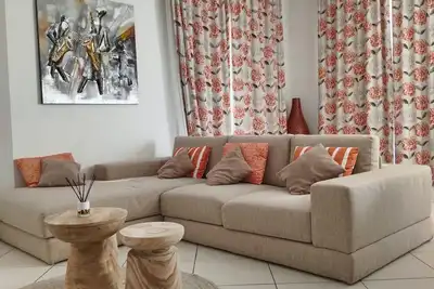 Image de F 3  climatisé à 40m de la  plage de sable fin de Frejus-plage, wifi, parking.