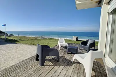 Villa en Front de Mer, vue sur les iles Chausey près Granville. . .