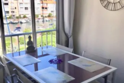 Image de Studio Refait A Neuf Avec Vue Sur Bateaux Pour 4 Personnes