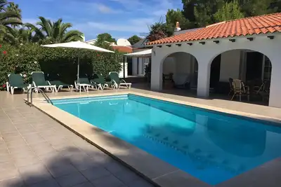 Image de Villa Hibiscus, Golf Et Plage Sur La Cote Nord De Minorque