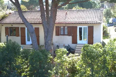 Image de Maison avec jardin, proche de la plage, pour 2 personnes, entièrement équipée.