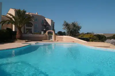 F3 L'Ile Rousse avec piscine dans résidence